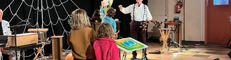 Toneelvoorstelling ‘De spin Anansi’