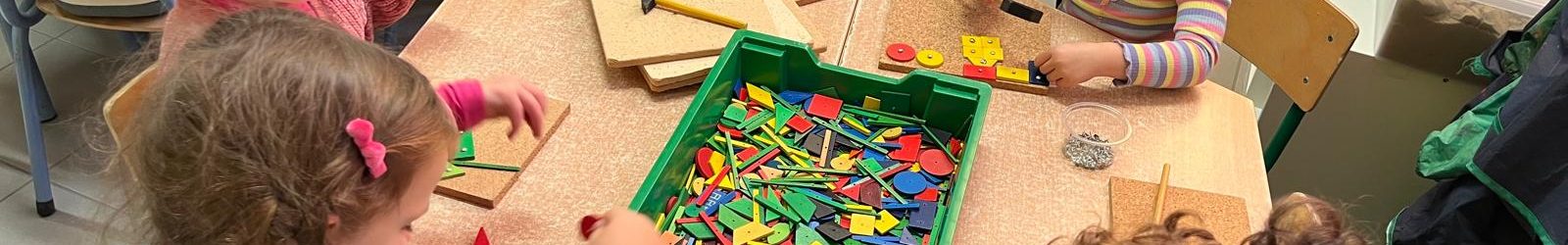 K2 spelen in de speelhoeken